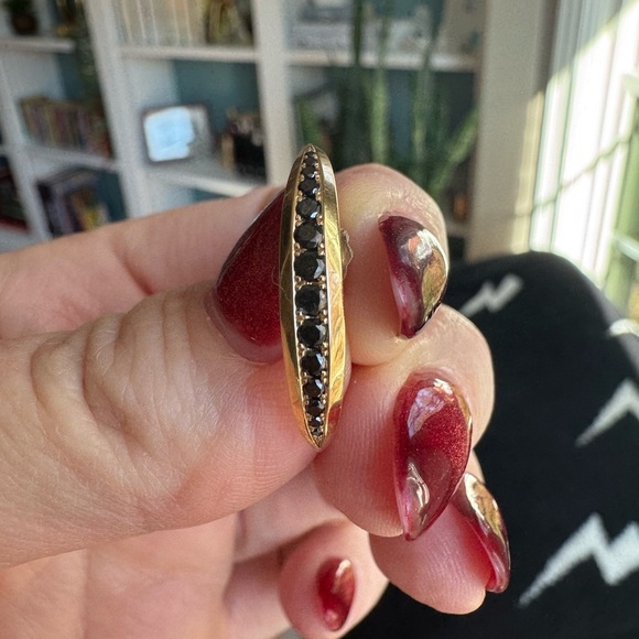 Dru Jewelry 14k yellow gold and Black Diamond Ear Cuff - SOLD AS A SINGLE - Picture 6 of 7